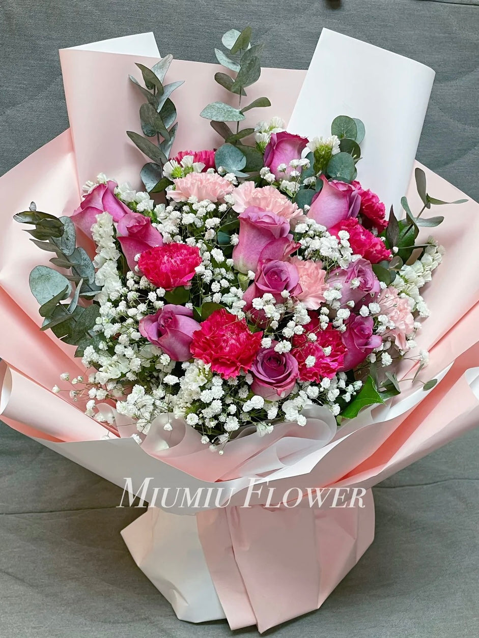 桃紅康乃馨玫瑰花束